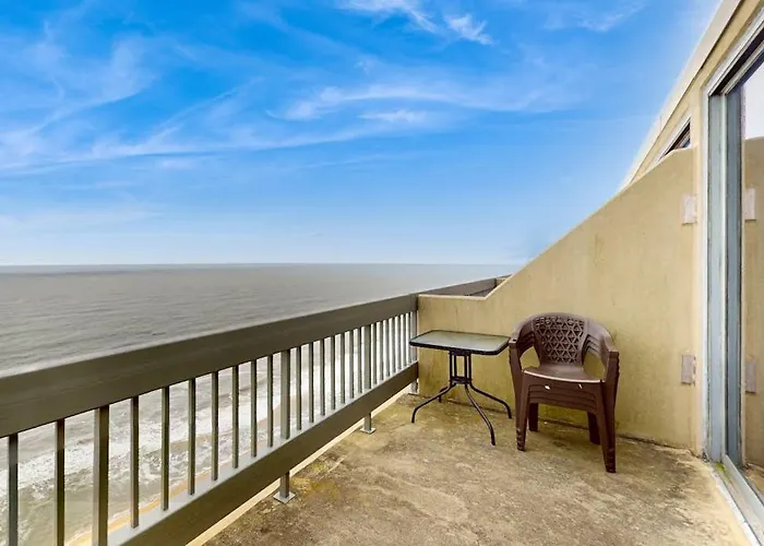 Holiday home Renovated Oceanfront Century I With Ocean & Bay View Wifi Ac Shared Pool *