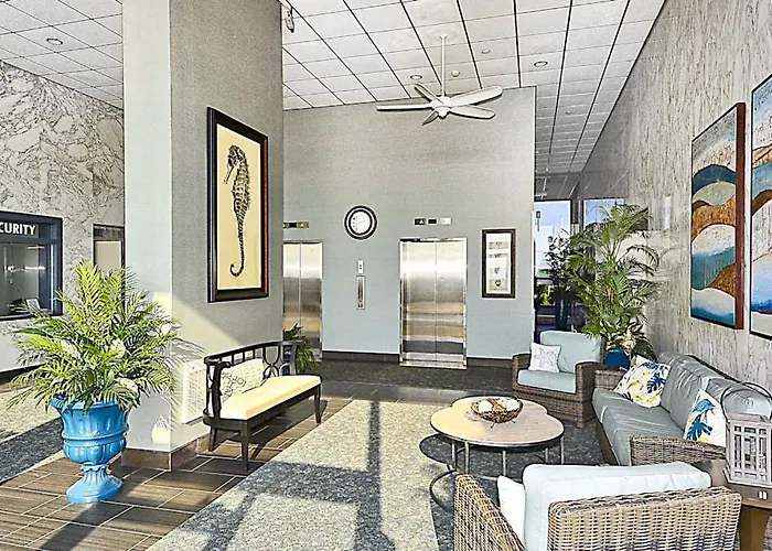 Holiday home Renovated Oceanfront Century I With Ocean & Bay View Wifi Ac Shared Pool