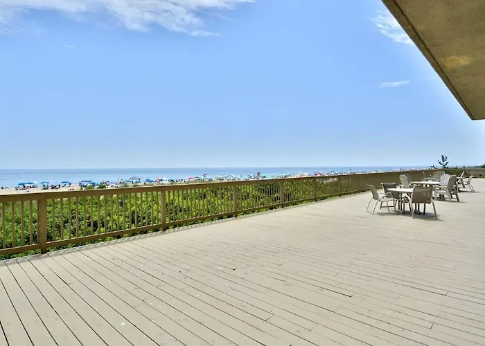 Holiday home Renovated Oceanfront Century I With Ocean & Bay View Wifi Ac Shared Pool